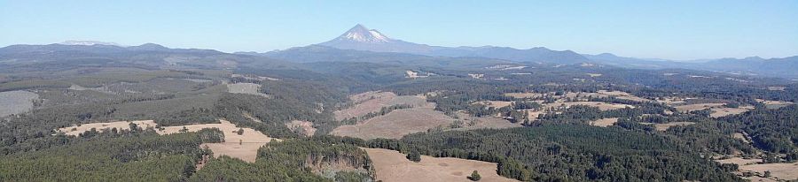 vista sobre el paisaje de la comuna de Lautaro hacia el Volcán Llaima
